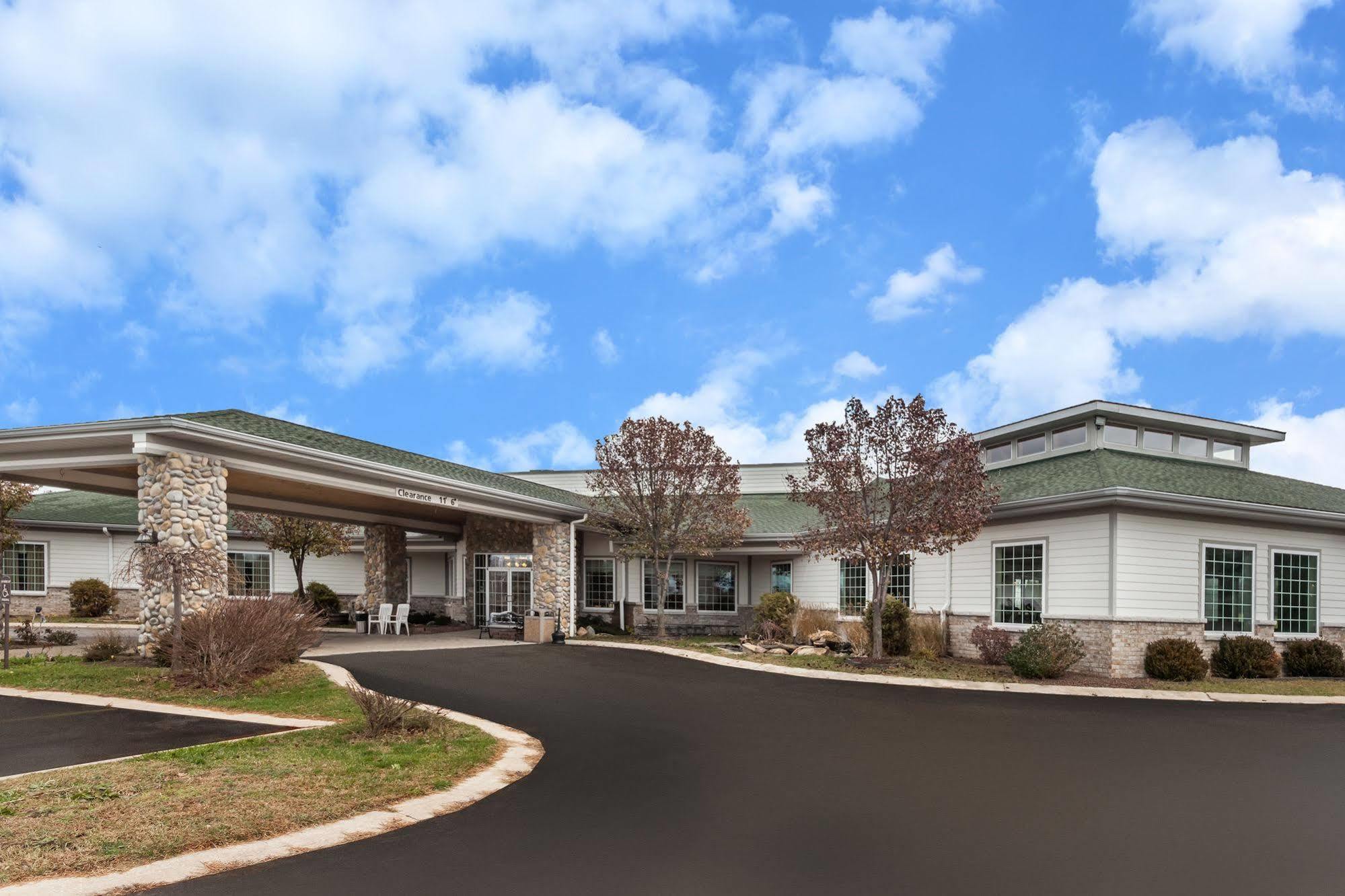 Days Inn By Wyndham פנטווטר מראה חיצוני תמונה