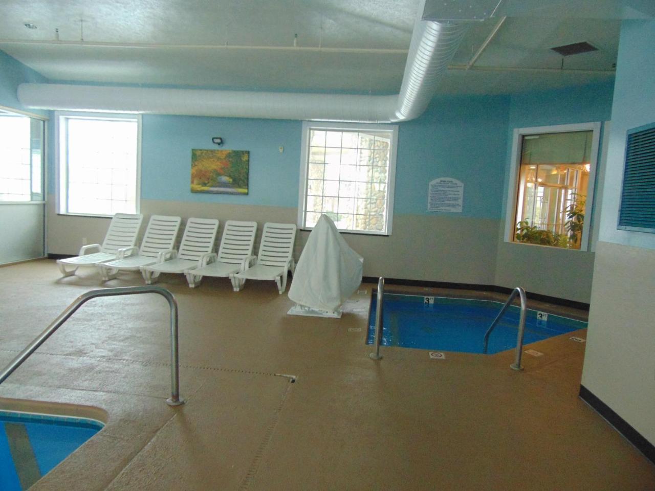 Days Inn By Wyndham פנטווטר מראה חיצוני תמונה